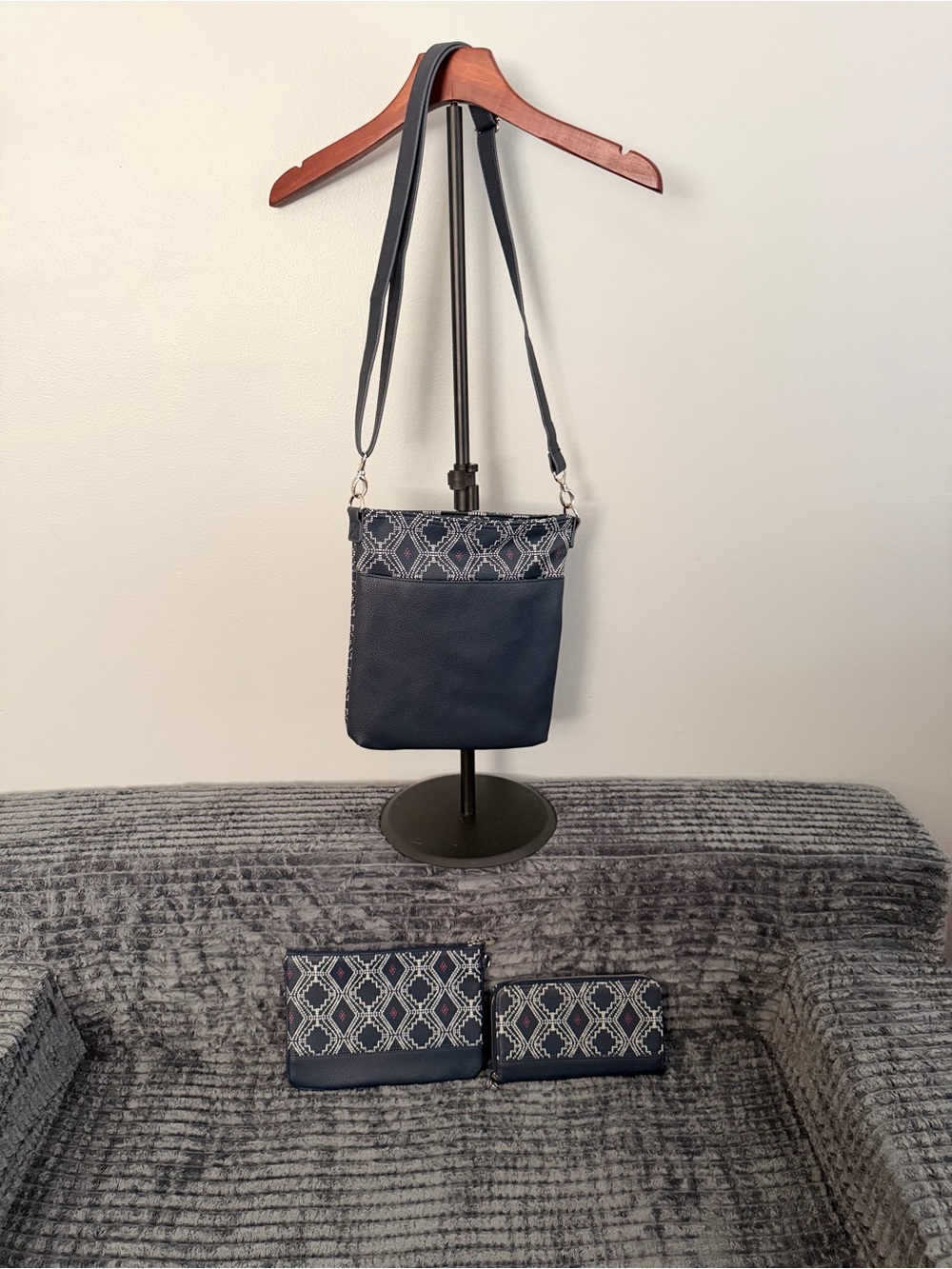 Thirty One Navy Geometric Crossbody Bag with Matching Wallets-NEW UNUSED